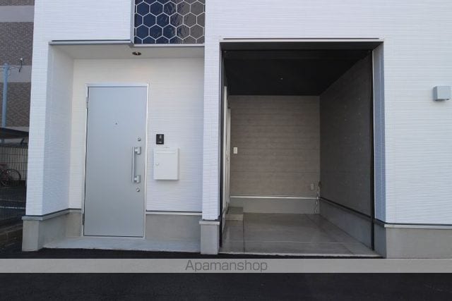 ラクール潤の玄関写真