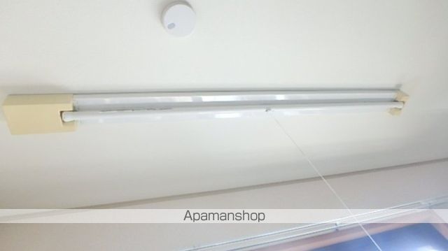 ファミール三軒屋 B棟の内装写真