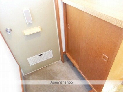 岩手県盛岡市月が丘３丁目[1DK/30.58m2]の玄関