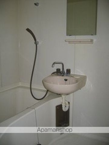 レヴール綾田A棟の内装写真