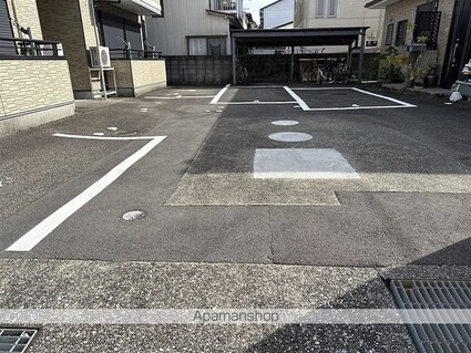 オルテンハウスⅢ[2DK/46m2]の駐車場