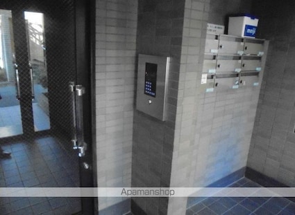 東京都杉並区和泉１丁目[1K/27.25m2]のエントランス1