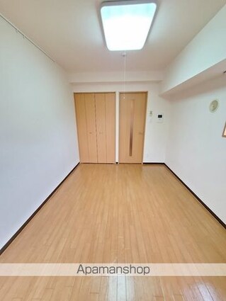 ドミール北新宿２[1K/21m2]のリビング・居間