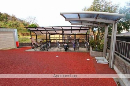 香川県高松市植松町[3LDK/70.43m2]の共用部1