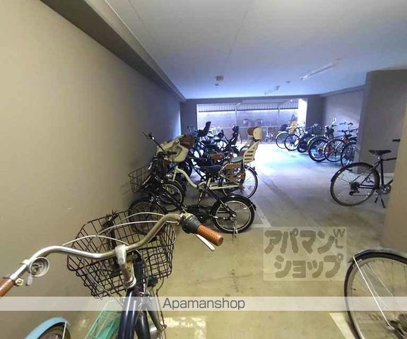 プラネシア星の子三条油小路の玄関写真