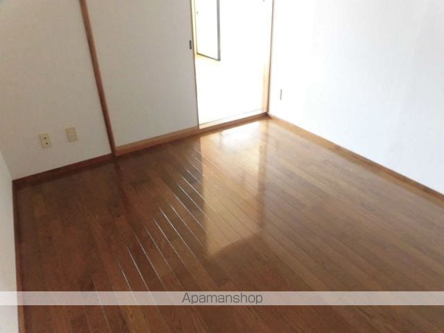 八百真マンション小島の内装写真