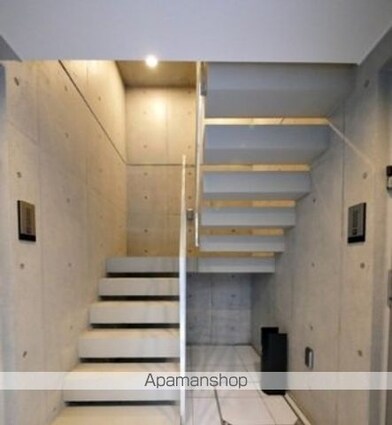 東京都新宿区荒木町[1R/22.54m2]のロビー2