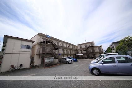 ハイツ椎の木[1R/17m2]の駐車場