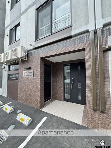 グランフォレスト厚別中央の玄関写真