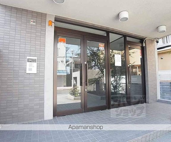 ベルク長岡京の玄関写真