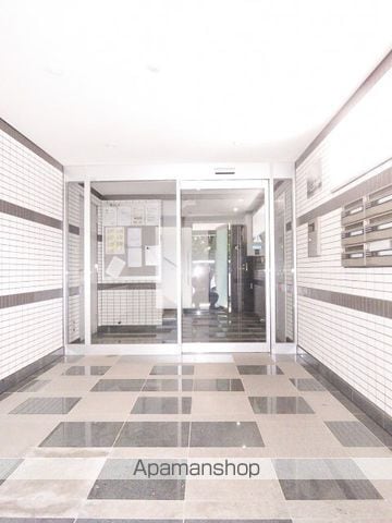 ラフィネ東札幌の玄関写真