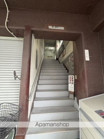 加藤ビルの玄関写真