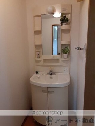 グランアルブル山越Ⅲ[2LDK/45.36m2]の洗面所