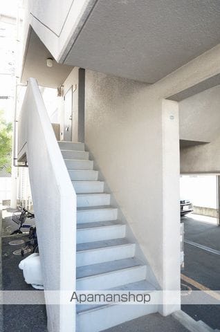 フォレスト二宮の玄関写真