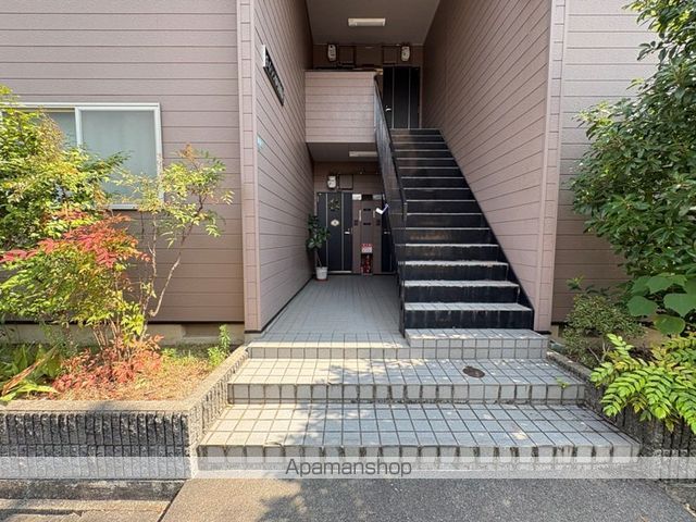 サイラント甲風園の玄関写真