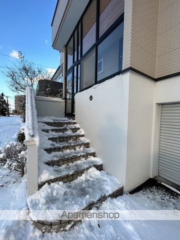 函館本線 厚別駅 徒歩18分 2階建 築32年の玄関写真