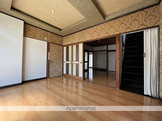 吉浦中町2丁目戸建ての内装写真