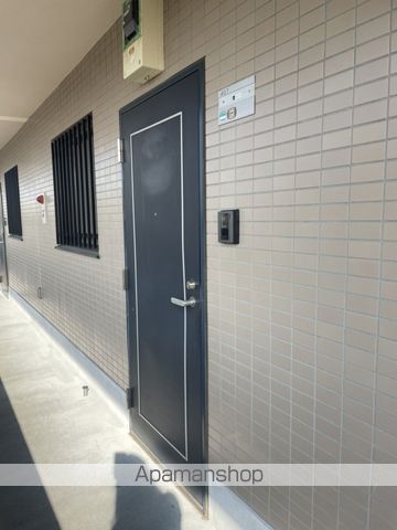 アベニュー弐番館の玄関写真