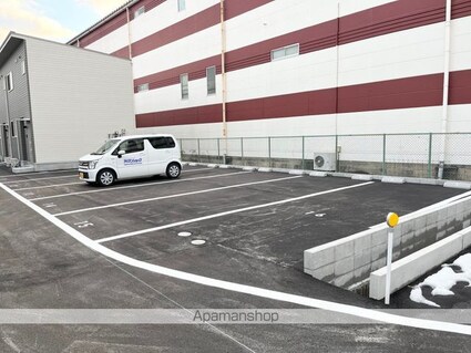 ビバン・メゾン[1LDK/84.34m2]の駐車場2