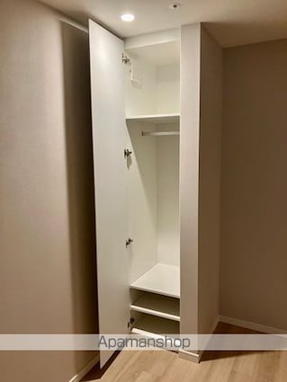 東京都港区麻布台１丁目[1LDK/44.22m2]の収納