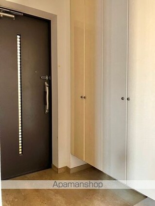 東京都文京区本駒込５丁目[3LDK/76.96m2]の玄関