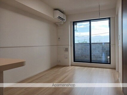 ヒカルサ甲府国母　イースト[2LDK/58.13m2]のリビング・居間