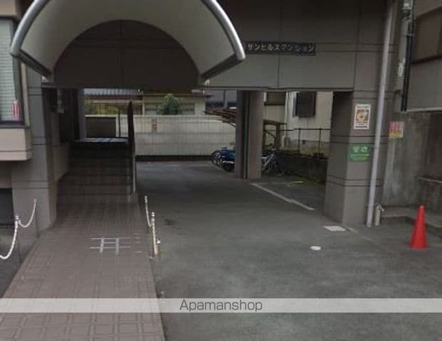 サンヒルズマンションの玄関写真
