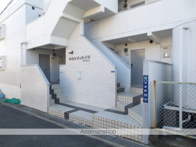 中沢シティハイツの玄関写真