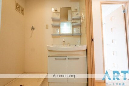 ソレーユ高岡　Ｃ棟[1LDK/45.42m2]の洗面所