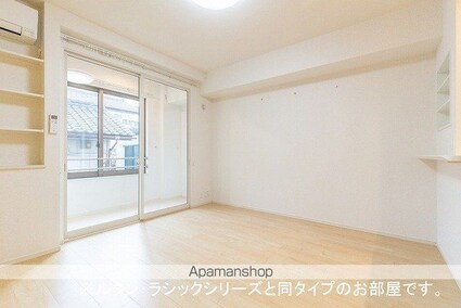 エムズガーデンＢ[1R/32.43m2]のリビング・居間
