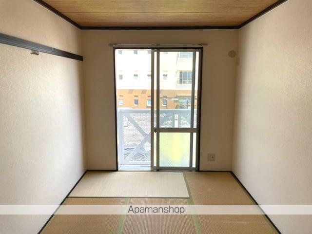 フレグランス彩の内装写真