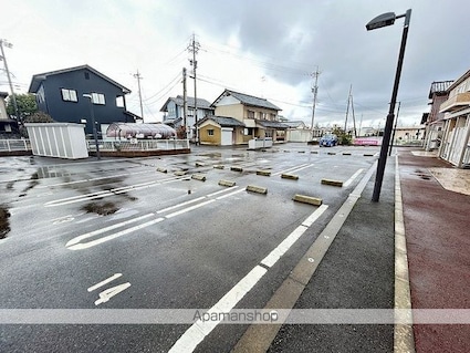 グランカーサ[1LDK/49.44m2]の駐車場