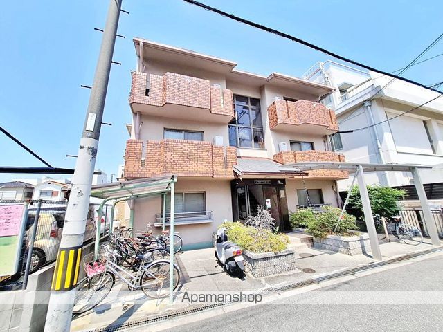 シャトー服部マンションの外観写真