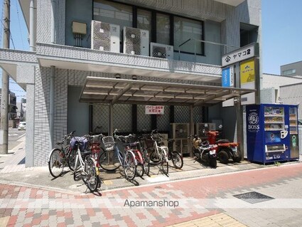 ヤマコ第２ビル[2LDK/60.4m2]のエントランス3