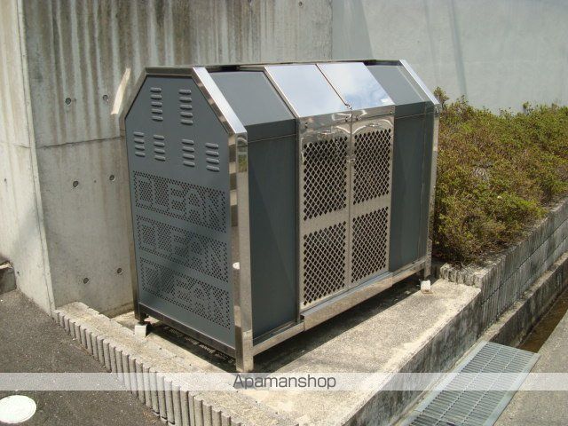 アゼリア土井 B棟の玄関写真