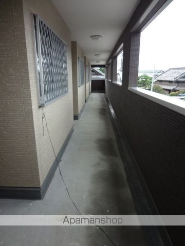クロトリハイツの玄関写真