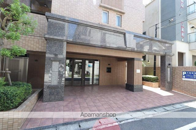 レジディア行徳の玄関写真