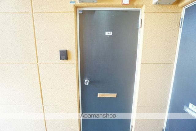 コムサ4の玄関写真