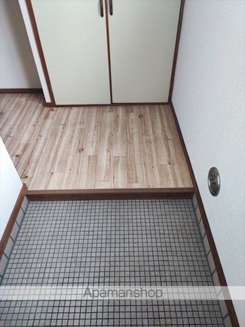 和歌山県和歌山市有本[2DK/50m2]の玄関