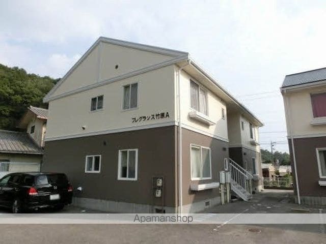 フレグランス竹原Aの玄関写真