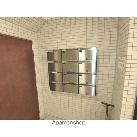 テラス金山の玄関写真