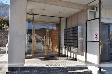 ビュー諏訪湖の森[1R/12.6m2]のエントランス