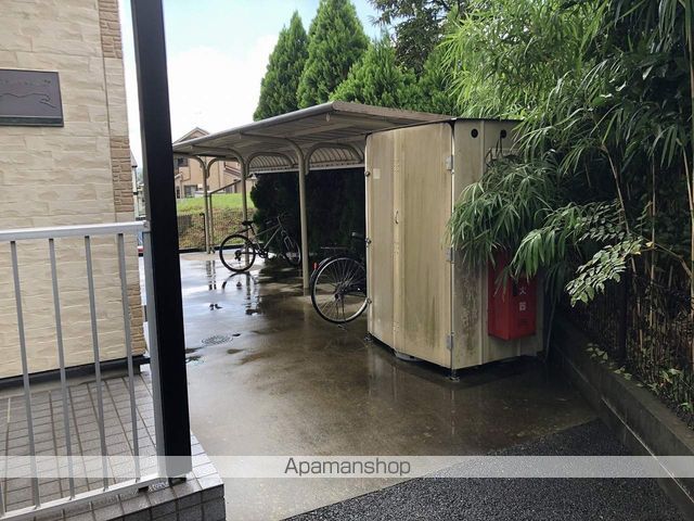 レオパレスラッキーハイムFの玄関写真