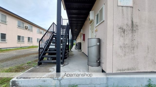 メゾンドウエムラB棟の玄関写真