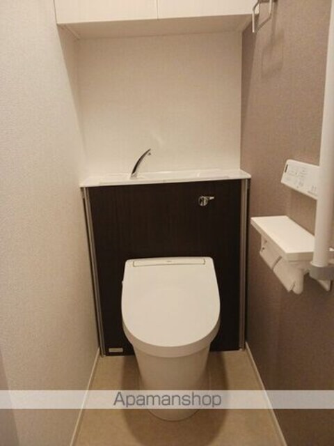 和歌山県和歌山市紀三井寺[1LDK/49.6m2]のトイレ