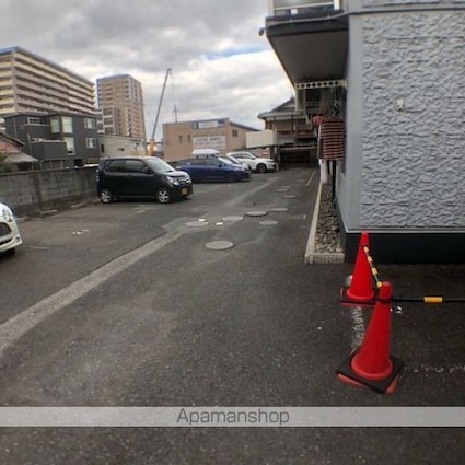 ＥＭ１０２２[1K/22m2]の駐車場4