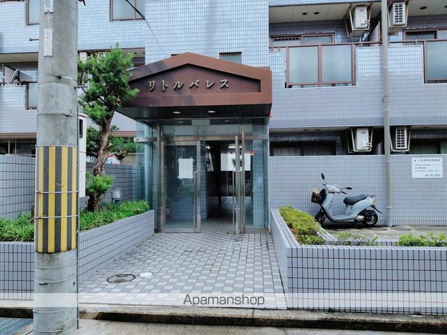 リトルパレスの玄関写真