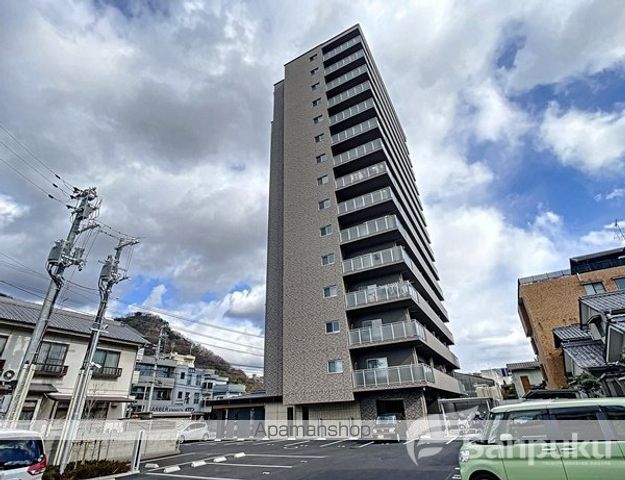 ロイヤルガーデン道後樋又の外観写真