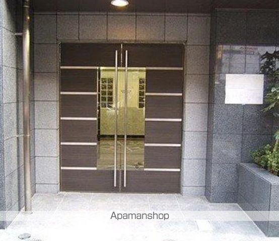 メインステージ上野の玄関写真