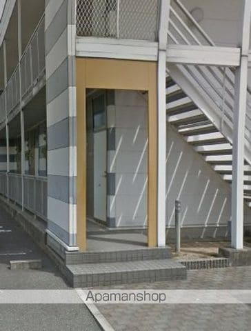 レオパレス下石田の玄関写真